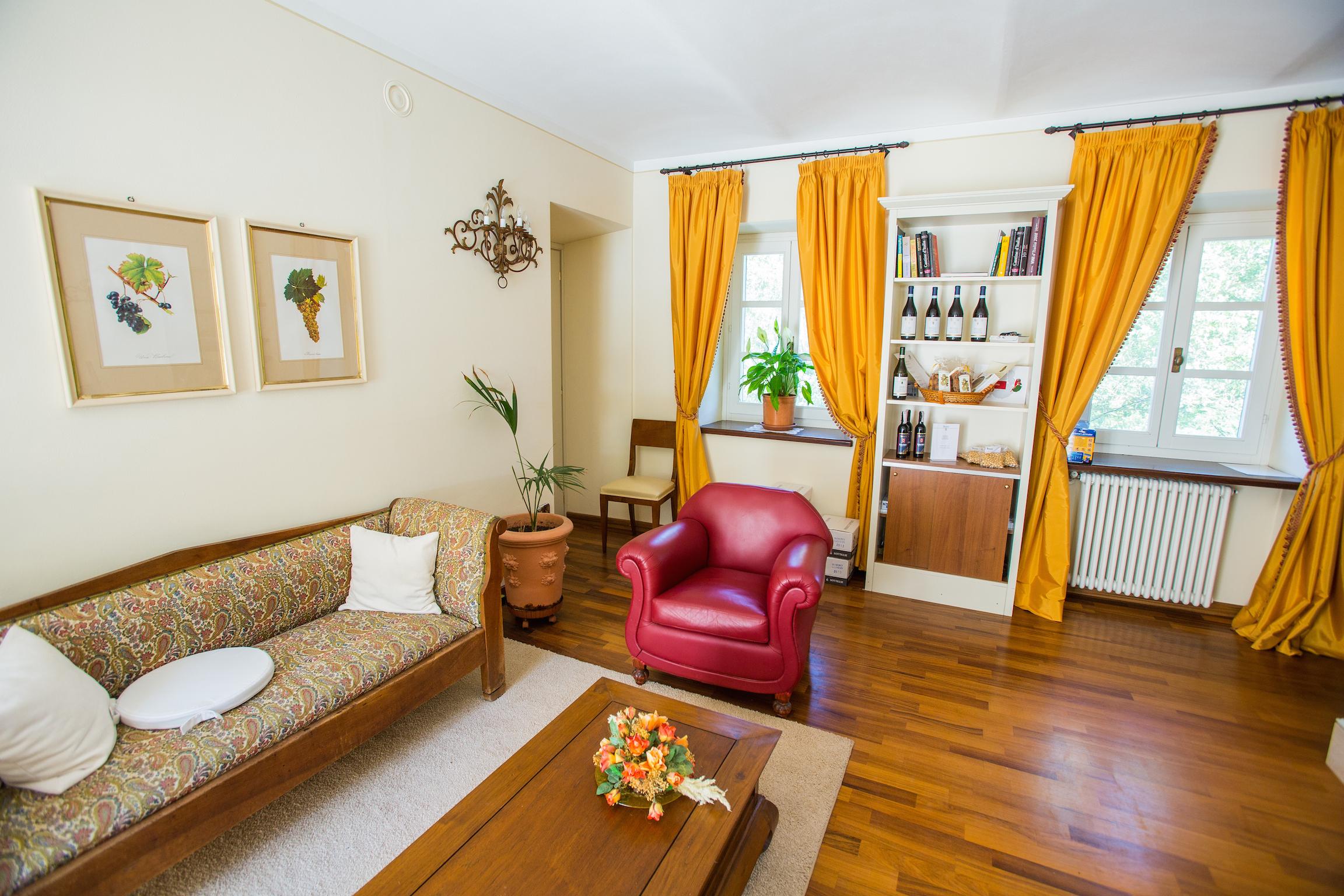 Marcarini Agriturismo Neviglie Zewnętrze zdjęcie