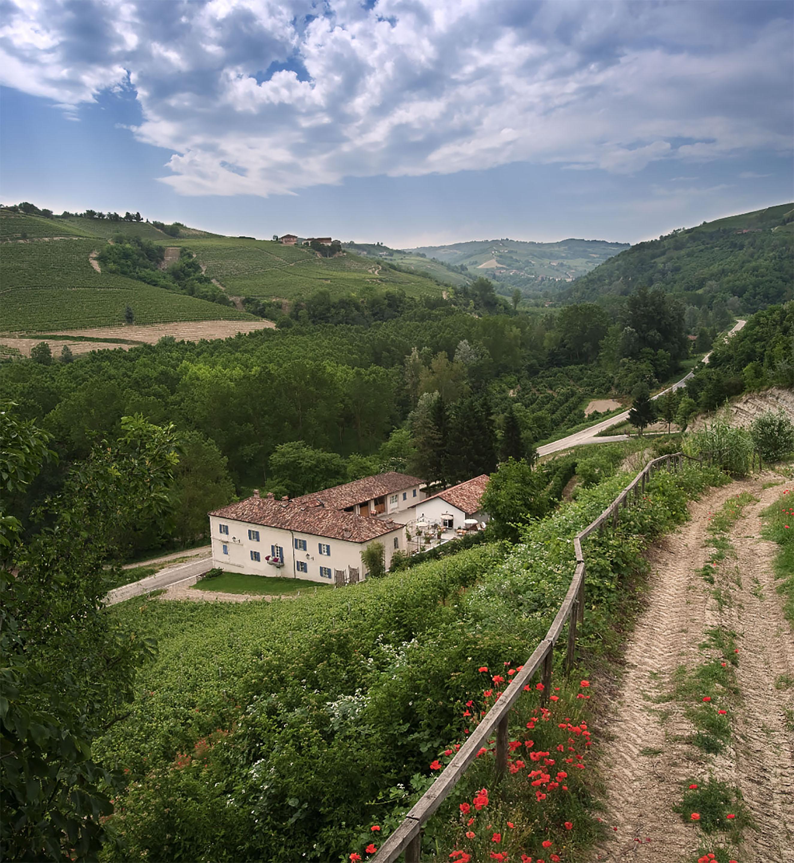 Marcarini Agriturismo Neviglie Zewnętrze zdjęcie
