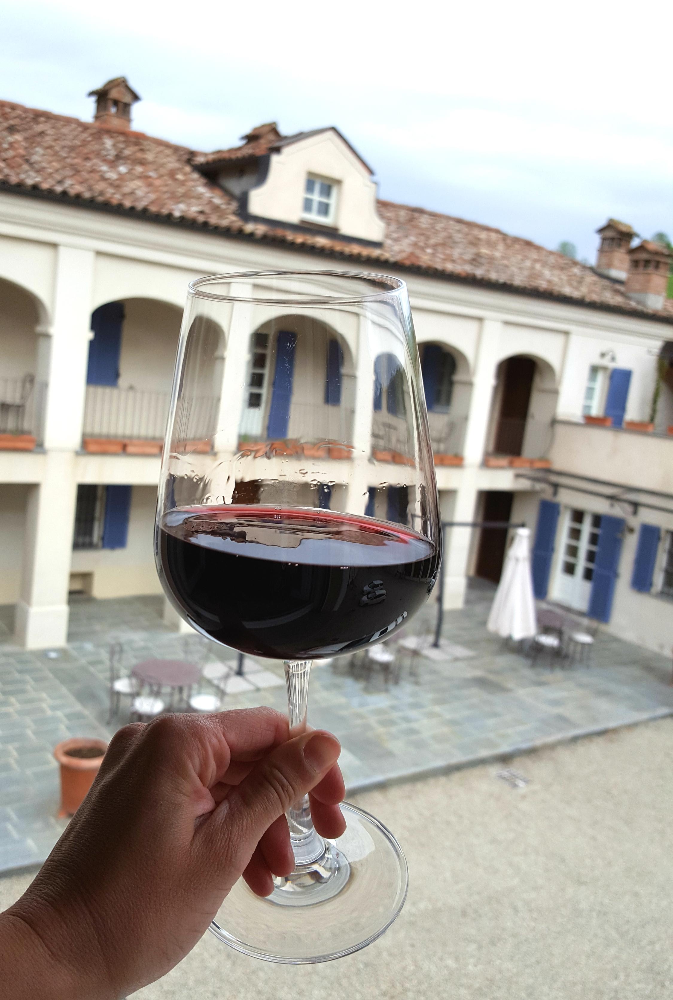 Marcarini Agriturismo Neviglie Zewnętrze zdjęcie