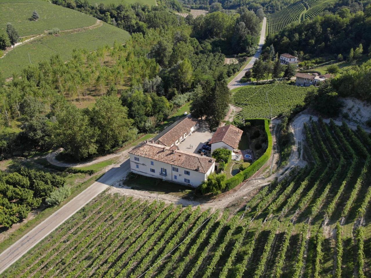 Marcarini Agriturismo Neviglie Zewnętrze zdjęcie