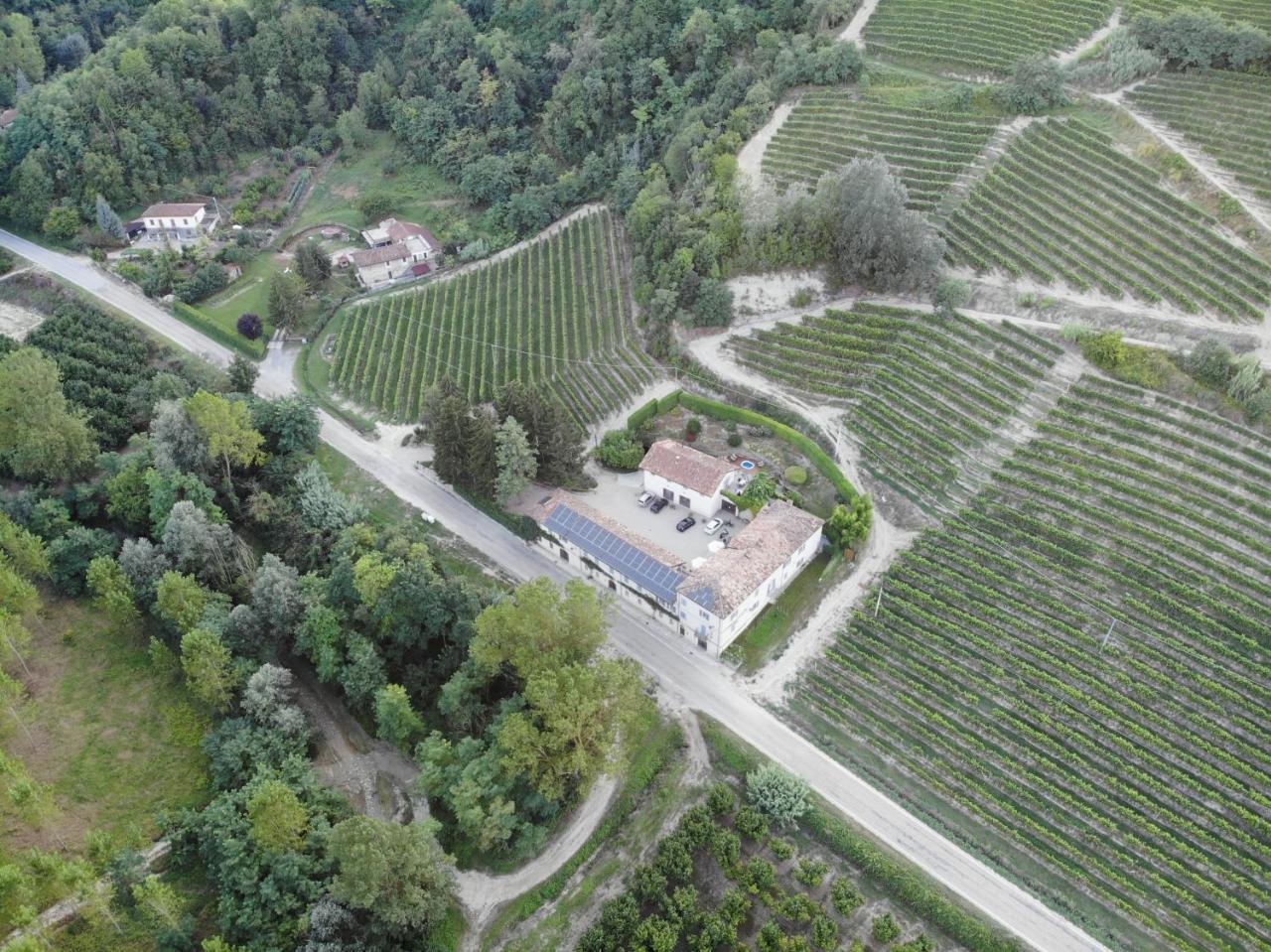 Marcarini Agriturismo Neviglie Zewnętrze zdjęcie
